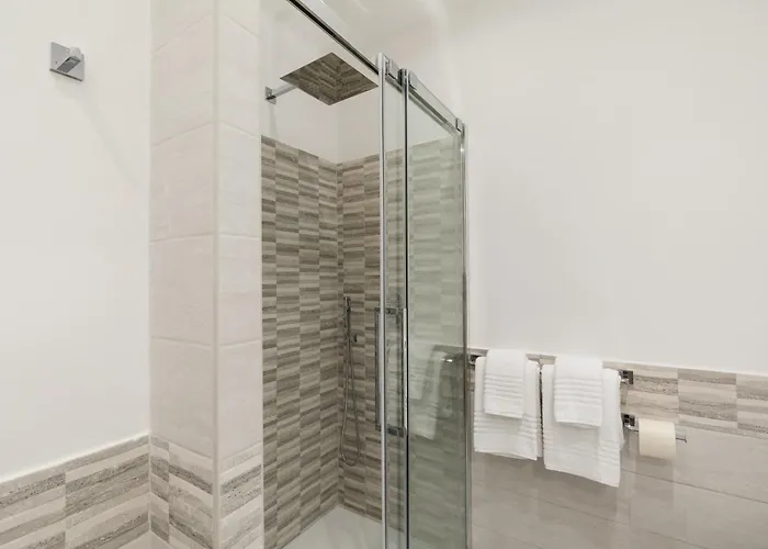Gasthof Clodio Welcome - 5 Arredate Con Bagno Interno - Zona Comune - Condizionatori - 4*